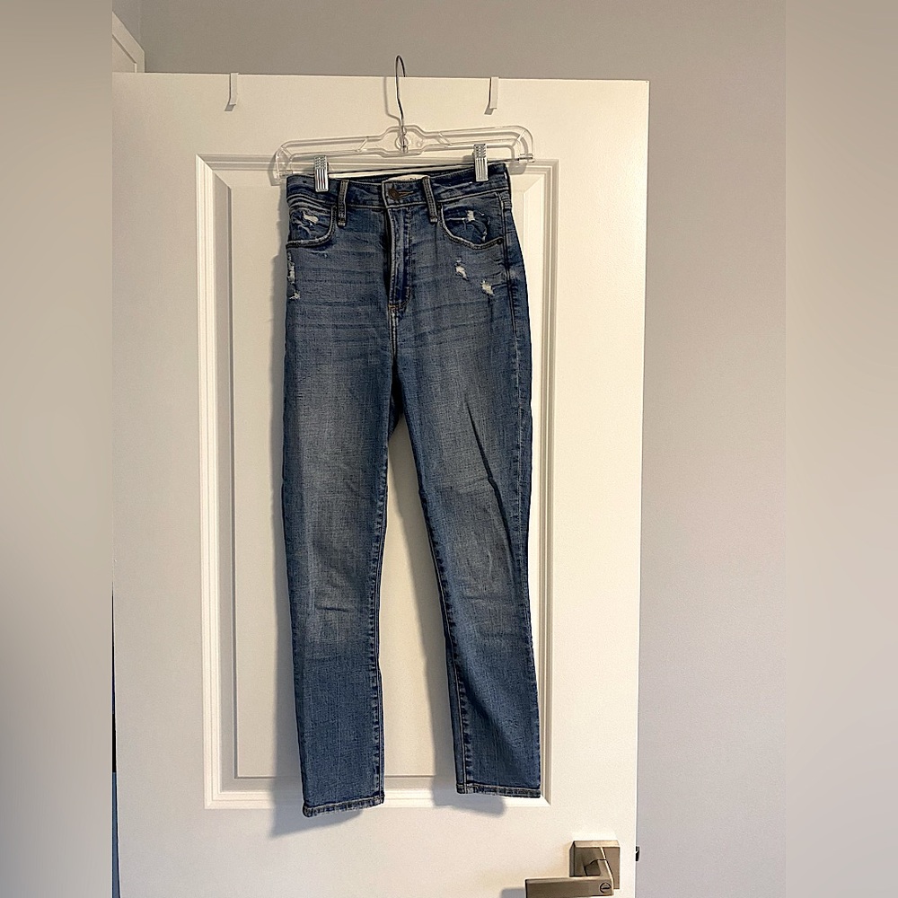 Abercrombie & Fitch “The Super Skinny Ankle - High Rise”. Size 24/00.